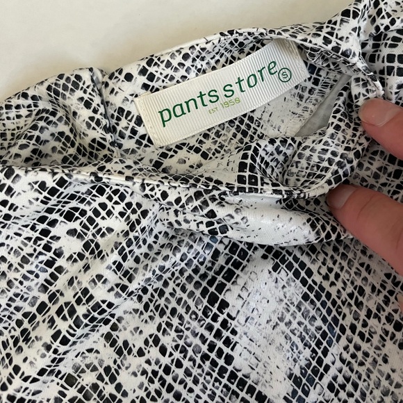 Pants store faux snakeskin top, size small. - Picture 8 of 8